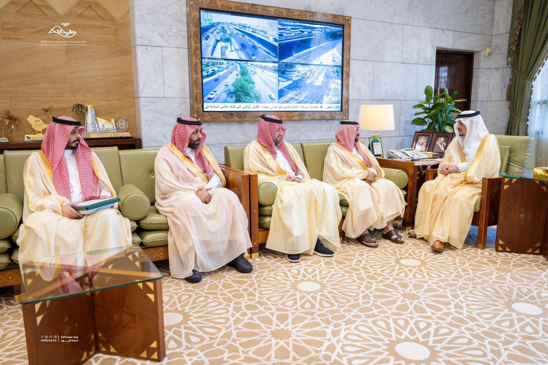 أمير منطقة الرياض يطلع على التقرير السنوي للهيئة