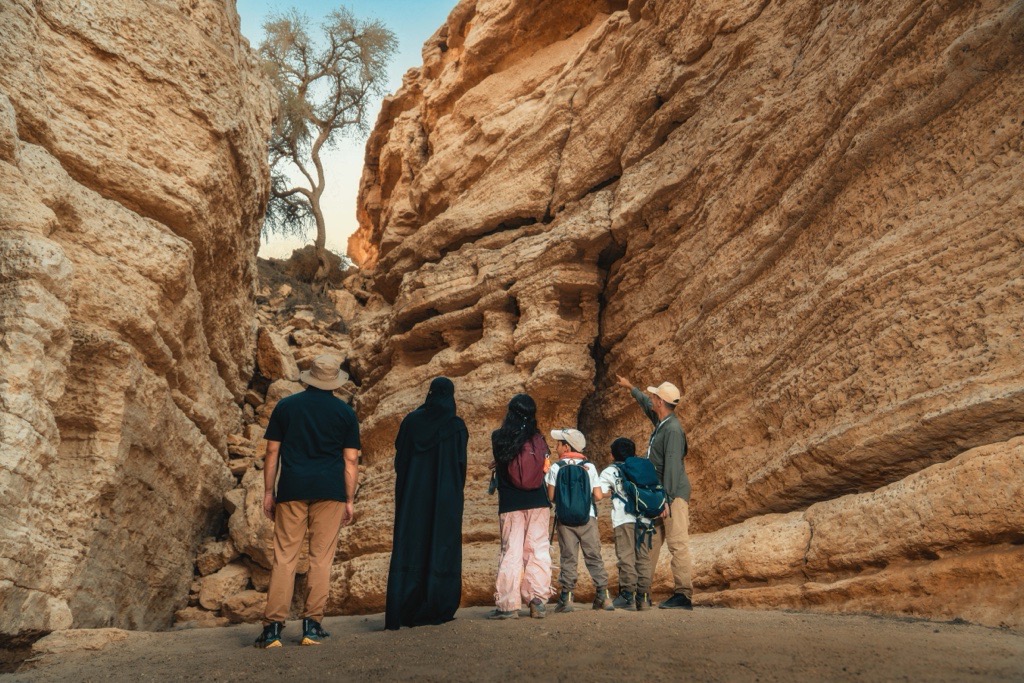 السياحة البيئية تزدهر في موسم العرمة النسخة الخامسة.. تجارب متنوعة وإقبال متصاعد